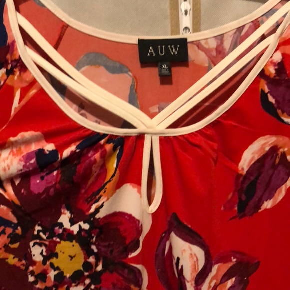 Bold Print Cold Shoulder Top - Picture 2 of 3